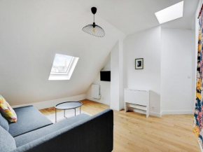 Nice 2 rooms refurbished - MOULIN ROUGE Pigallle - BAIL MOBILITE